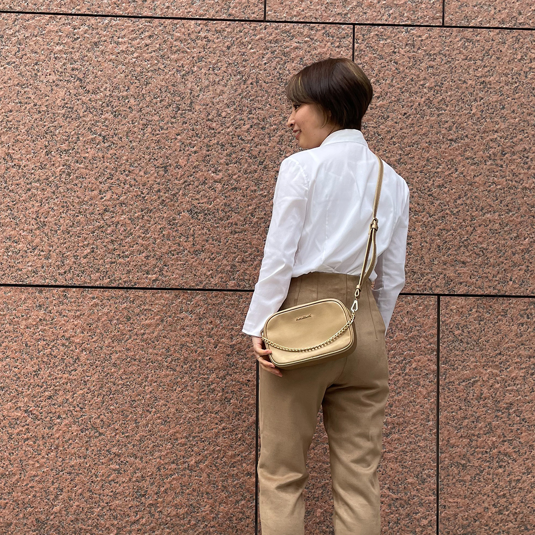 【アップルレザー】メリンダ カメラバッグ ~MELINDA CAMERA BAG プラチナゴールド / PLATINUM GOLD