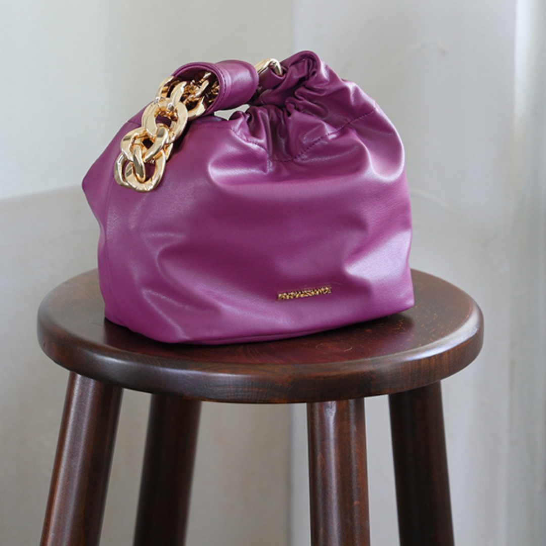 【アップルレザー】ペニー チェーン ハンドバッグ~PENNY CHAIN HANDBAG ワイルドベリー/ WILD BERRY